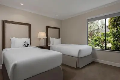 Image de 4 Comfortable Suites Near Trancas Crossing Park, Pool, Onsite Golf, Free Parking