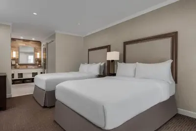 Image de 4 Family-friendly Units Near Garfield Park, Onsite Golf Course, Free Parking!