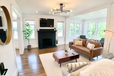 Image de Deluxe and Bright 3Br, King Bed, W/D, Parking