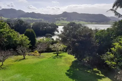Image de Large family home with lovely views and location on the harbour