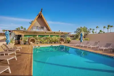 Image de Beachfront Bliss: Two Spacious Rooms with Panoramic Ocean Views & Pool