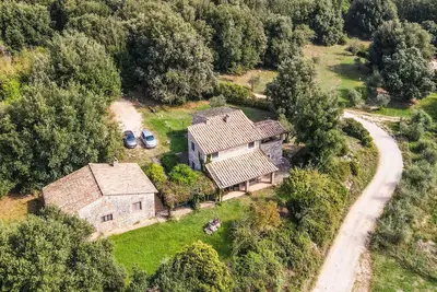 Image de House with private pool in Umbria, 90 kms northern Rome. 6 bedrooms.