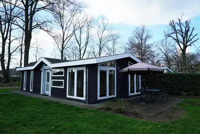 Image de Chalet avec 3 chambres à coucher et jardin avec mobilier