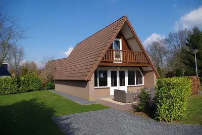 Image de Bungalow indépendant avec balcon et terrasse meublée
