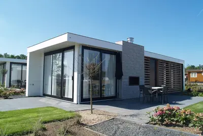 Image de Chalet avec 2 chambres à coucher et terrasse