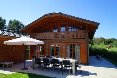 Image de Chalet avec 5 chambres à coucher et 2 salles de bains