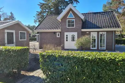 Image de Chalet avec 5 chambres à coucher et 2 salles de bain