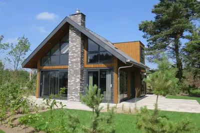 Image de Bungalow avec étage, 4 chambres et 2 salles de bains