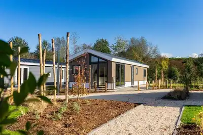 Image de Chalet indépendant avec 2 chambres à coucher, 1 salle de bain et un lave-vaisselle