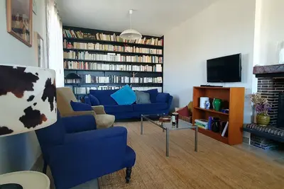 Image de Maison chaleureuse pour 4 personnes avec jardin clos, vue dégagée 1 km de la mer