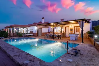 Image de Villa La Garnalda with private pool/ fiber optic wifi/ barbecue
