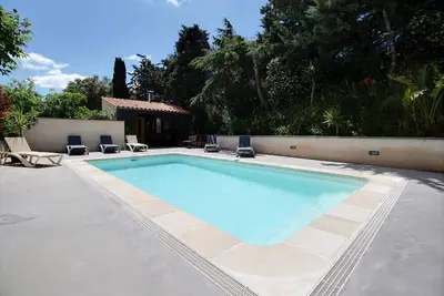 Image de Maison, Piscine Commune, Terrasse, Parking Et Jardin, Wifi, Pour 4 Personnes