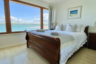 Image de 14 The Old Boatyard -with parking and Incredible Estuary Views
