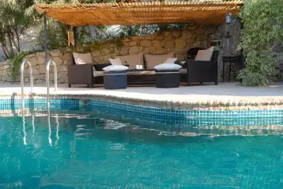 Image de Maison de campagne dans un endroit calme à quelques minutes de la plage.