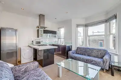 Image de Lovely Two-Bedroom Apartment in a Prime Location Between the Commons