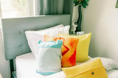 Image de Hostel-Like Townhouse near Parks, Downtown, College, Hospital