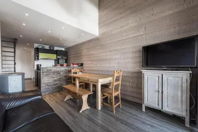 Image de 50m des commerces, 4ème étage, balcon, télévision, casier à ski, 75m², Tignes