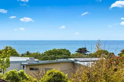 Image de Beach House Retreat - Sea and Mountain Views