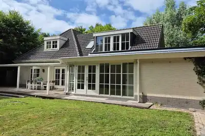Image de Luxe vrijstaande villa nabij het bos. 12 personen