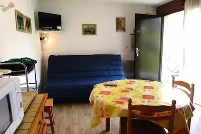 Studio cabine avec place de parking couvert privé