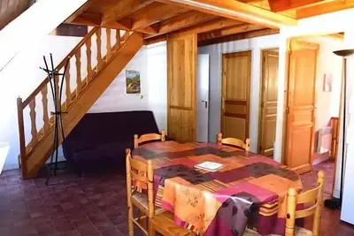 Appartement mansardé, 6 couchages avec mezzanine proche du centre de Barèges