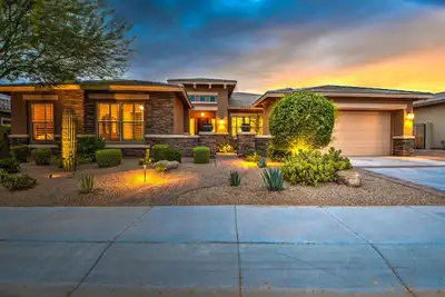 Image de New! Desert Oasis Retreat in gated golf community
