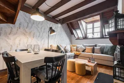 Image de Tanau 1700 by SeaMount Rentals