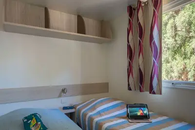 Image de Appartement dans une maison de vacances avec piscine, Wifi, Tv, terrasse, animaux admis, parking