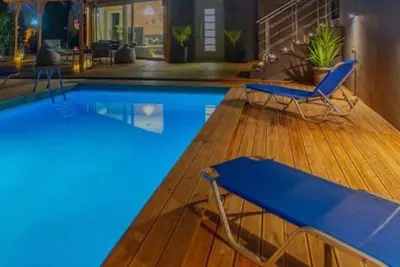 Image de Villa Ggk avec piscine privée