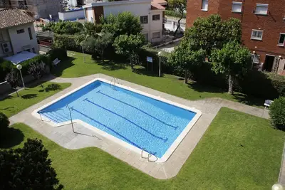 Appartement avec piscine à 150m de la plage et parking privé