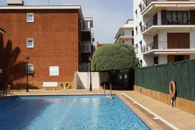 Appartement rénové avec piscine, proche plage et Marina, 3 chambres pour 6 personnes