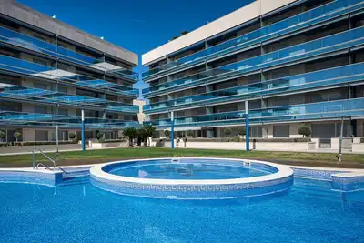 Appartement Front de Mer à Torredembarra avec Piscine, Jardin et Parking Privé