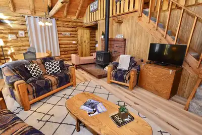 Image de Blumisalp ~ Quintessential Idaho Log Cabin - Wifi - Trailer parking - Fire pit - Wood stove