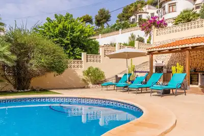 Image de \"Villa Rafael\" avec vue sur mer, piscine et Wi-Fi.