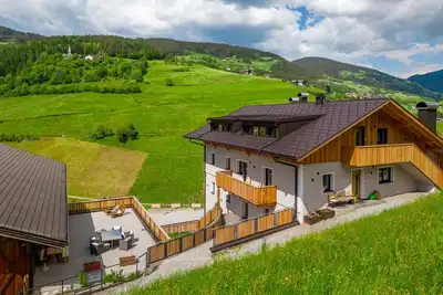 Image de \"Planerhof Apartment Alpenrose\" avec vue sur les montagnes, terrasse partagée & Wi-Fi