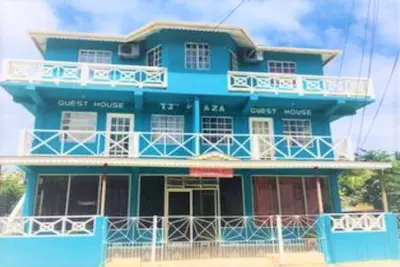 Image de Family styled Apartments/Guest House - 5 minutes walk from the beach.