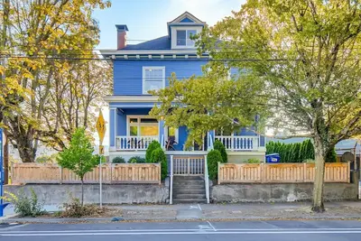 Historic Mott Sisters Style Salon-Near Moda Center