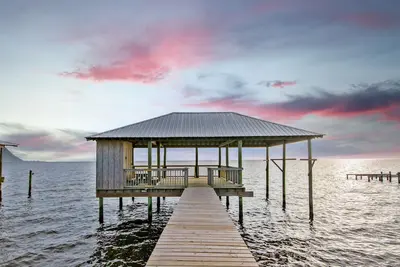 Image de Charming Bayfront Getaway - Private Pier