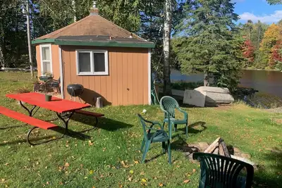 Image de Bucktail Lodge Riverview Cabin on Barker Lake in Winter, Wisconsin
