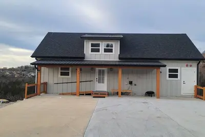 Image de Luxury 5br 4ba with Heated Pool open now, Pet, Ev Charge, Wheel Chair