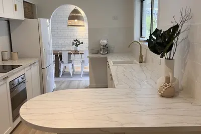 Image de Coastal home - minutes walk from the beach