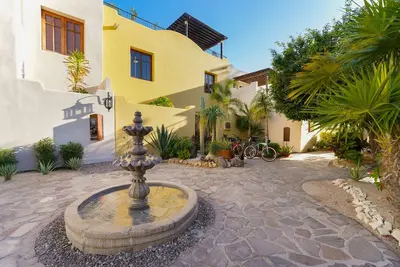 Wonderful 3 Bedrooms & 3 Baths Home, 2-3 minutes away from the soft and smooth sands of the beak