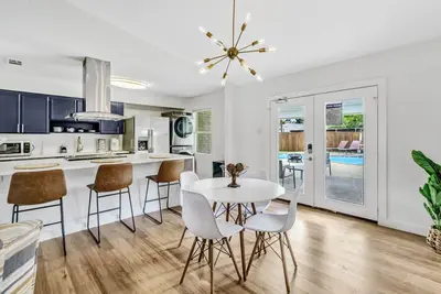 Image de Contemporary Plano Home 4 Br/6 Bed/2 Ba. Str-1207-006