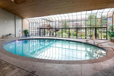 Image de Have a Tour! 2 Spacious Units w/ Free Parking, Pets Allowed, Onsite Pool!