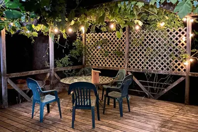 Image de Willow Creek Hideaway w/ Deck, 1 Mi to River!