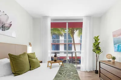 Image de Near Beach + Rooftop Infinity Pool  + Gym