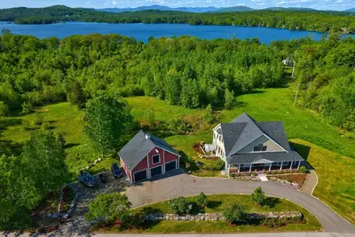 Image de Seven Gables Farm! Gorgeous home near Lake Waukewan!