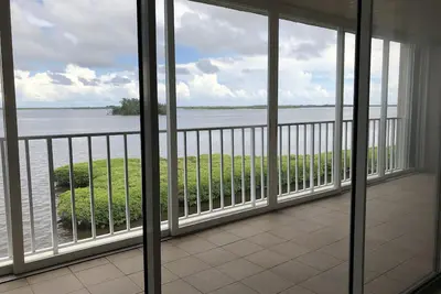 Image de Amazing Riverfront View, close to Sebastian Inlet, Dock & Boatlift available.