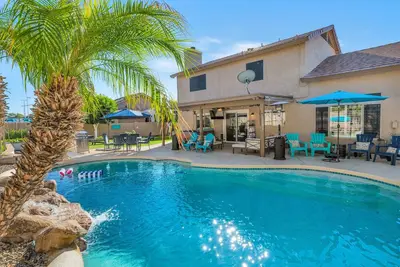 Image de Heated pool, hot tub, game room, family friendly, near entertainment!