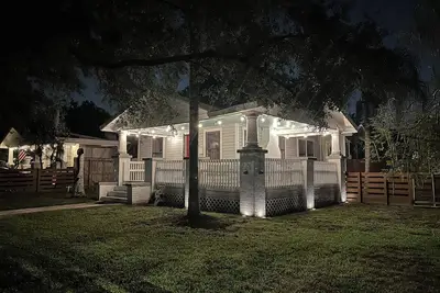 Image de Charming 1920 Bungalow in Seminole Heights, Tampa: 2bd/2ba Gem with Character!